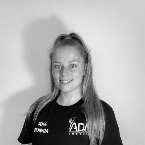 Miss Ronnia Headshot